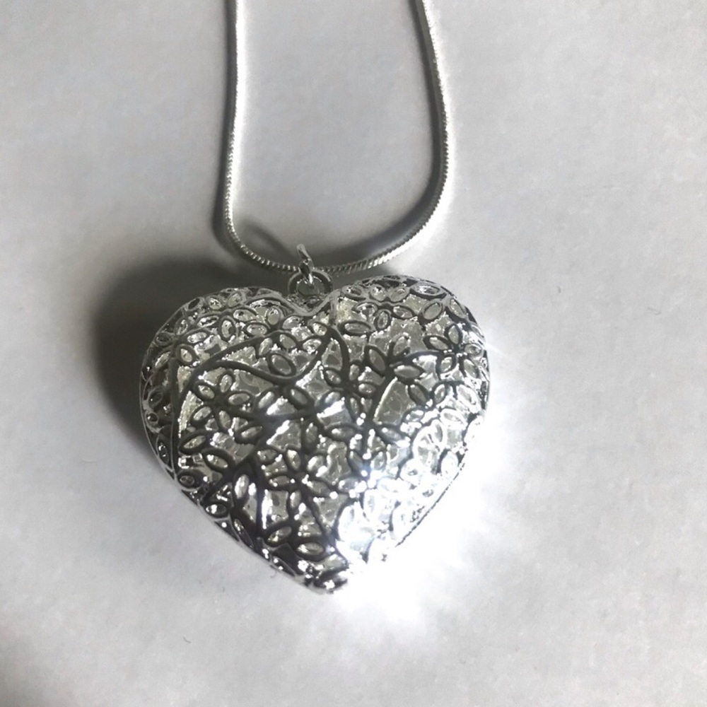 Sterling Silver Heart Filigree Pendant Necklace